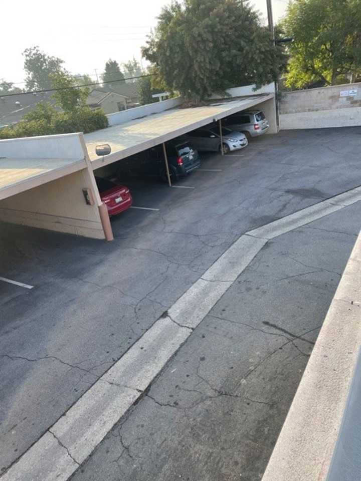 STUNNING APARTMENT! GREAT LOCATION! POOL PROPERTY - Photo 5 of 50