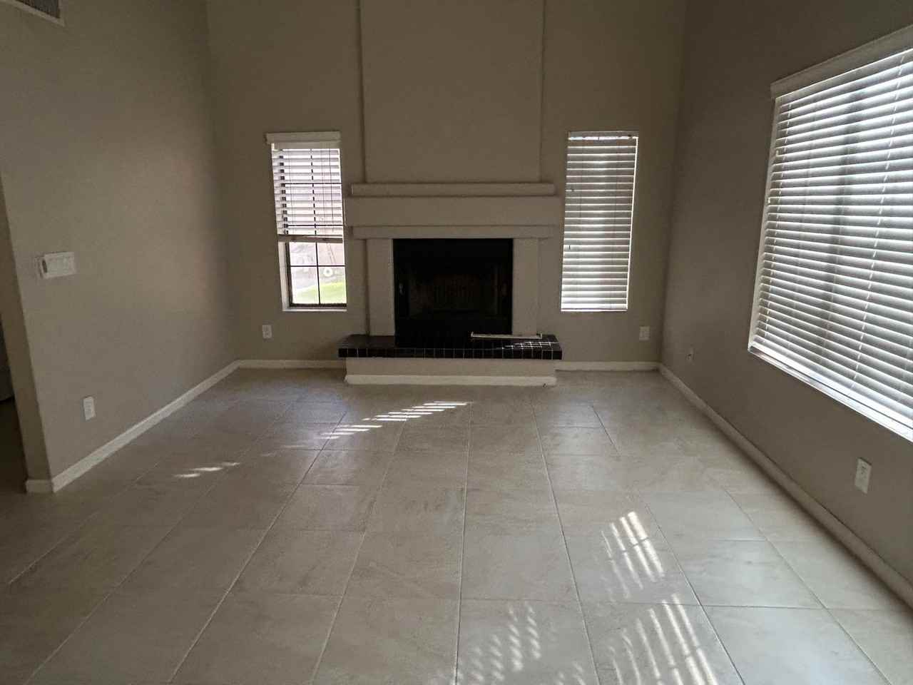 16808 S 35th St - Photo 4 of 11