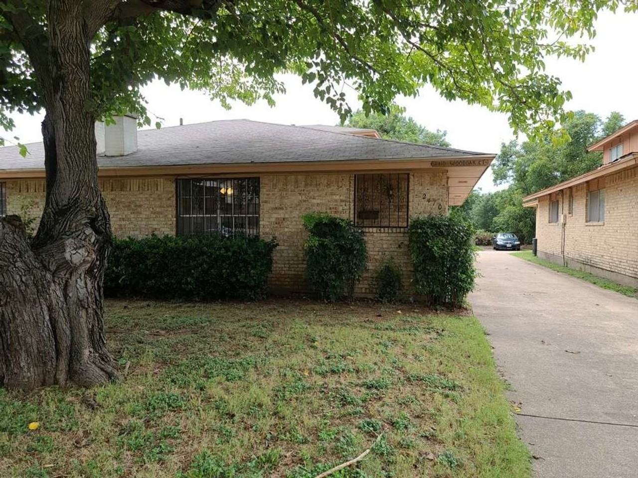 2410 Woodoak Ct - Photo 2 of 10