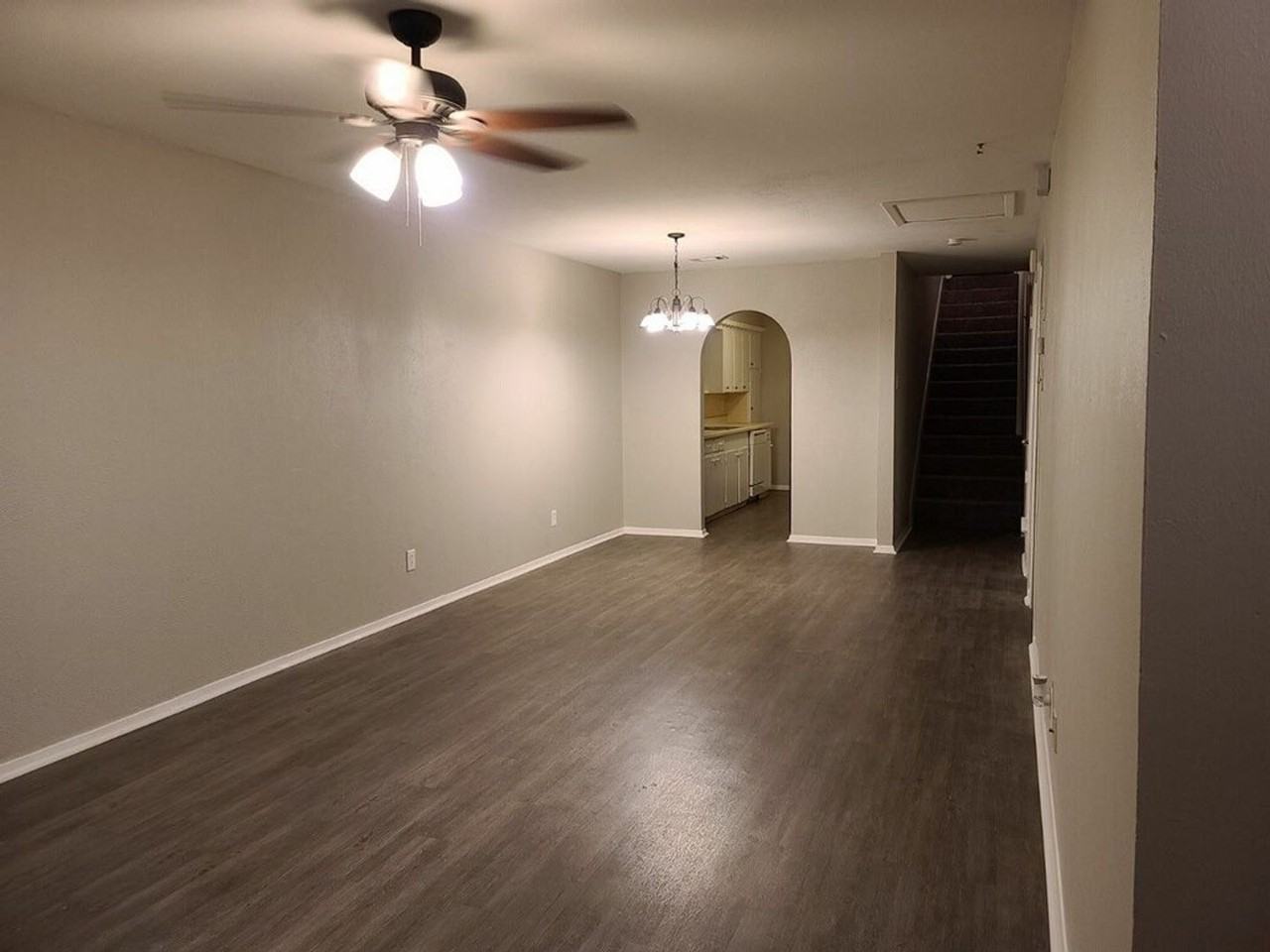 2410 Woodoak Ct - Photo 6 of 10