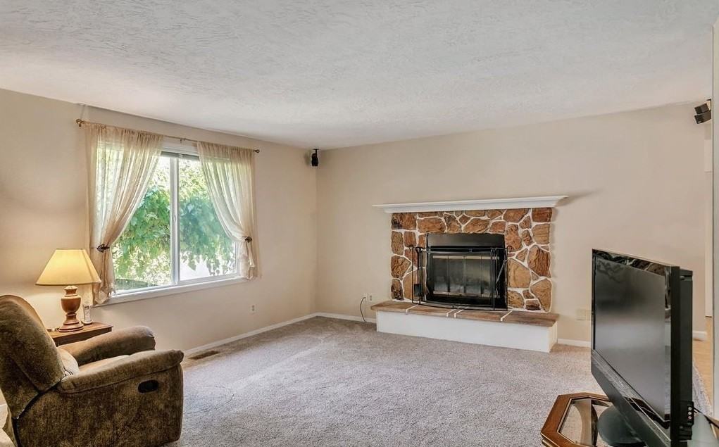 8408 Sw Tygh Loop - Photo 4 of 15