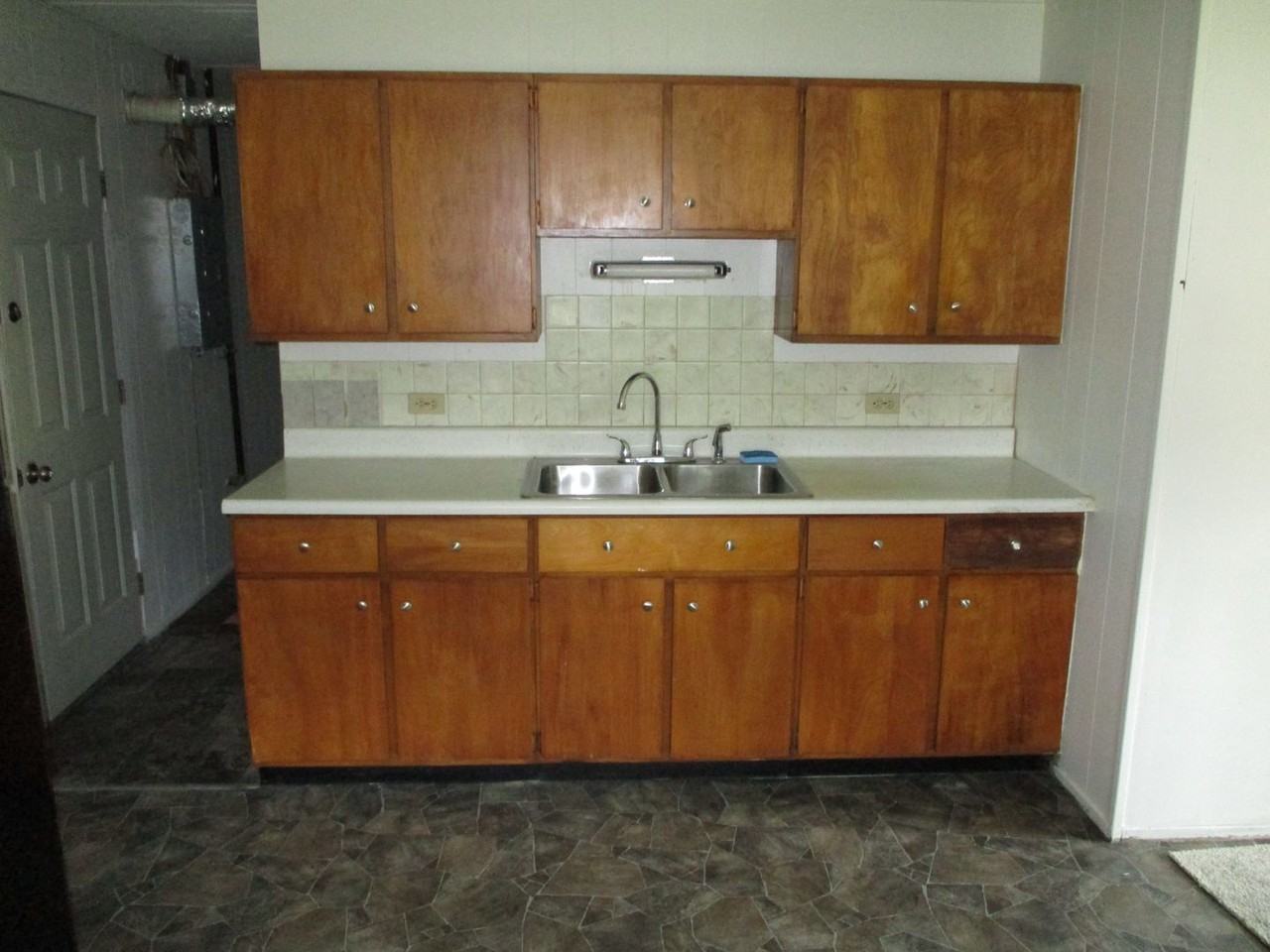 1449 Steiner Ave - Photo 4 of 13