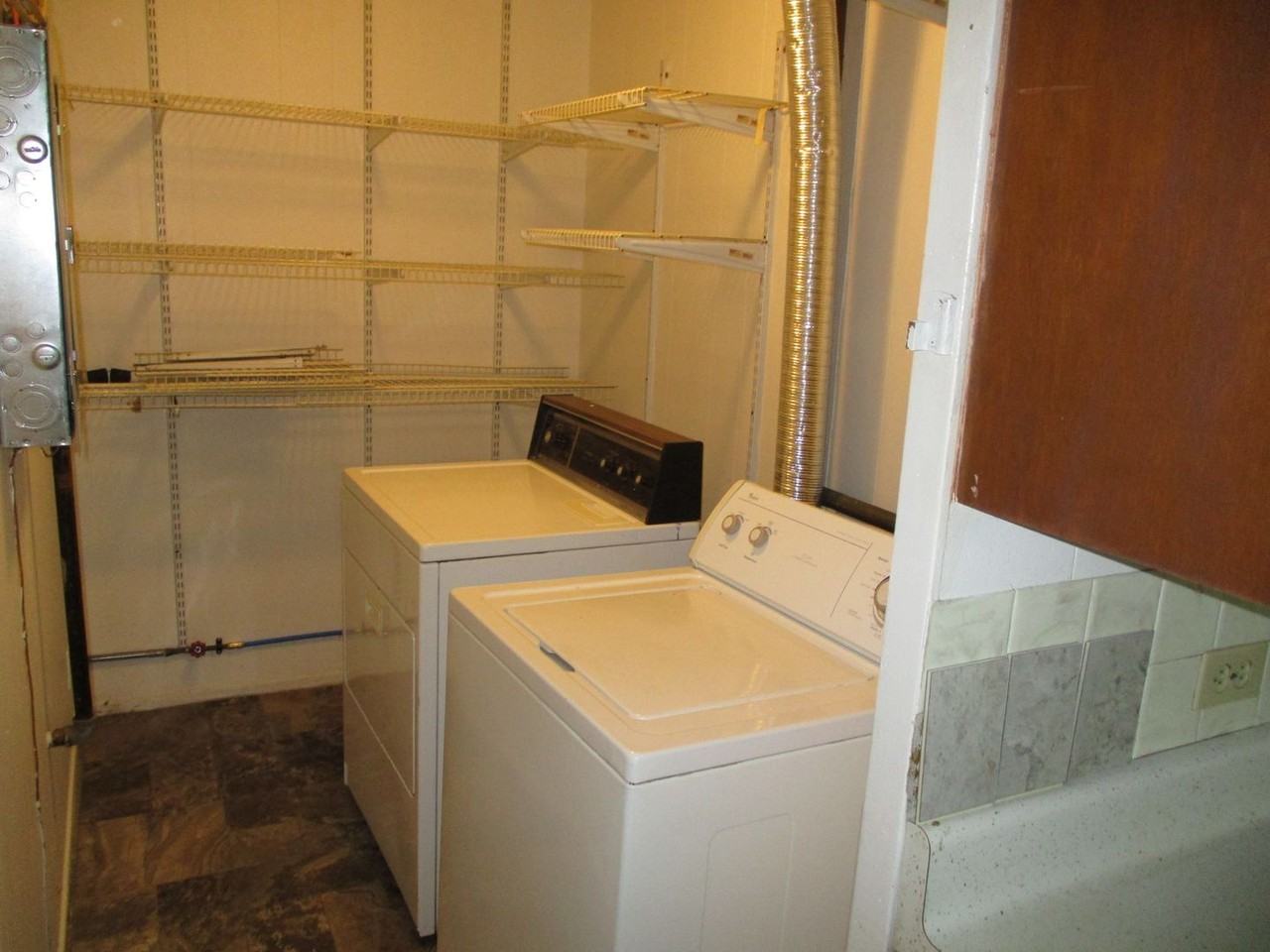 1449 Steiner Ave - Photo 5 of 13