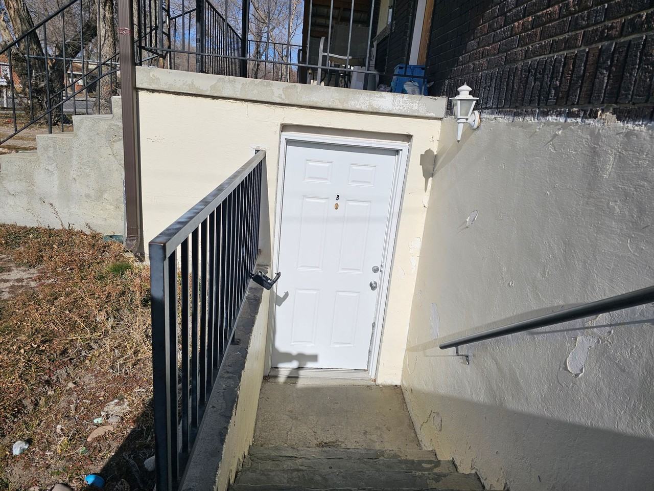 7725 S 1530 W - Photo 5 of 41