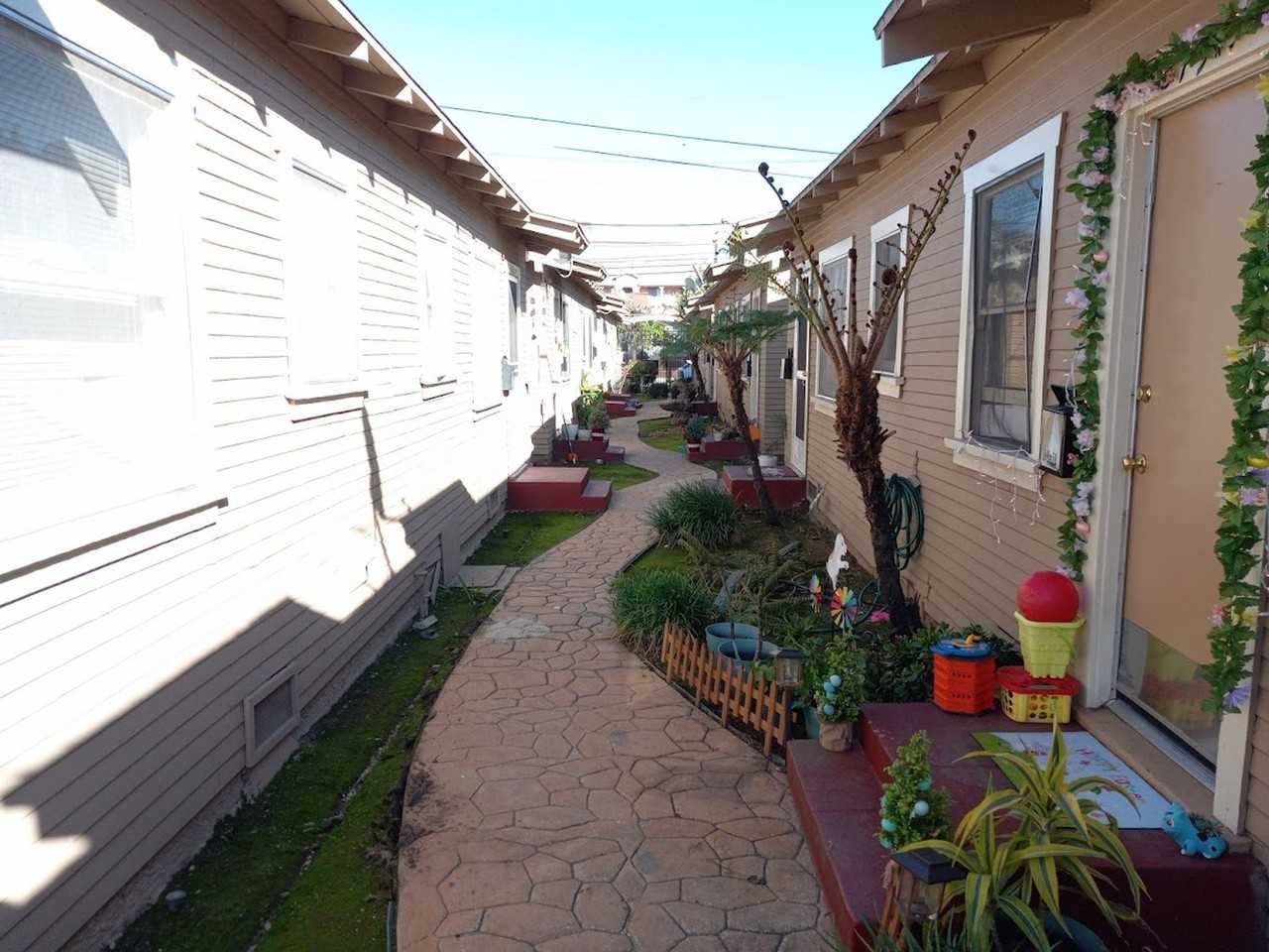 DGD 371-79 Walnut - Photo 4 of 5