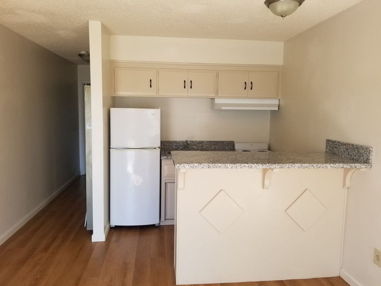 8907 Sierra St - Photo 3 of 5