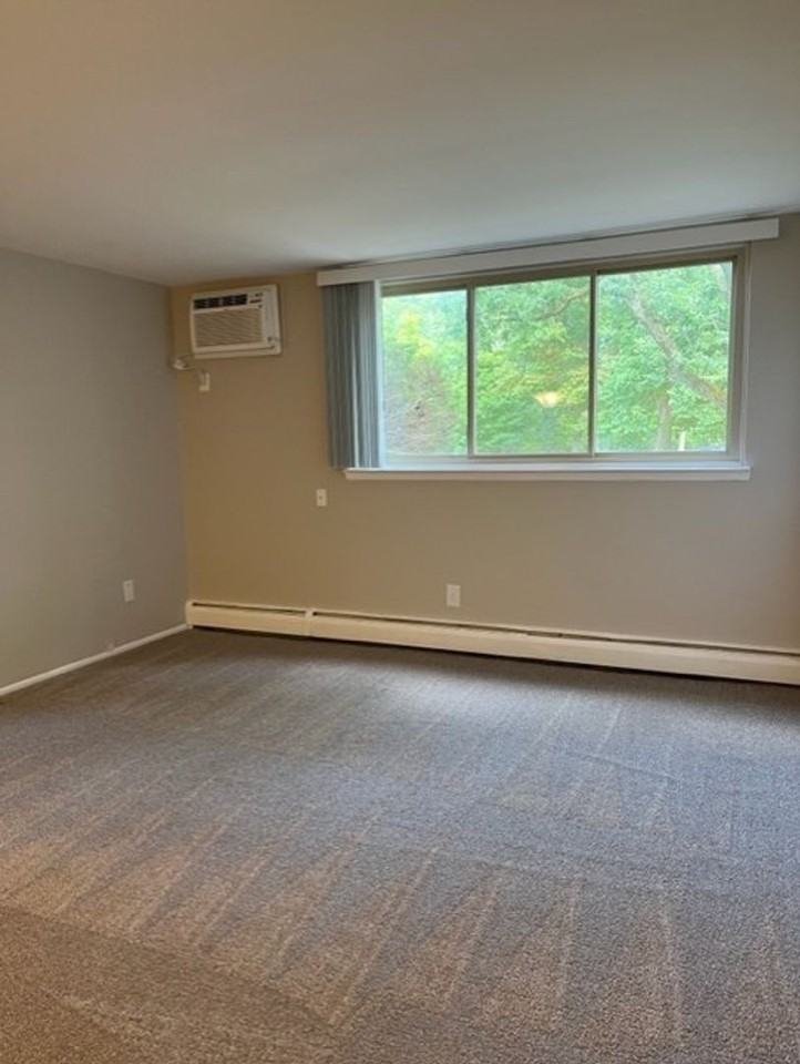 841 Ludlow Ave - Photo 3 of 25