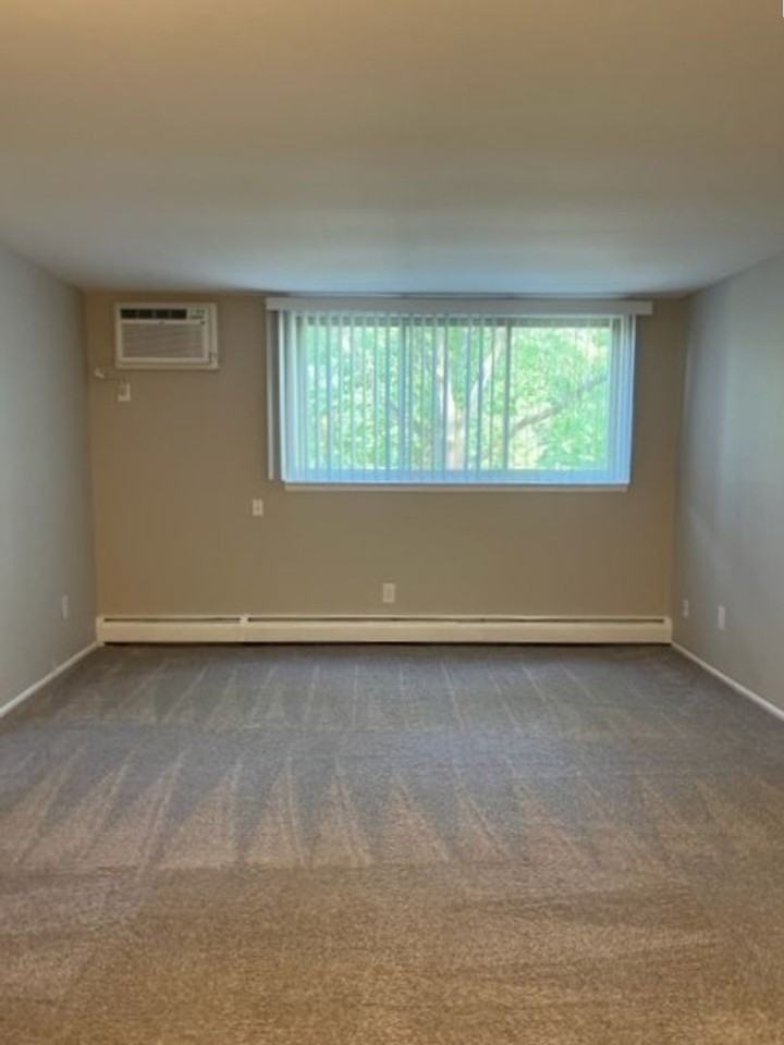 841 Ludlow Ave - Photo 7 of 25