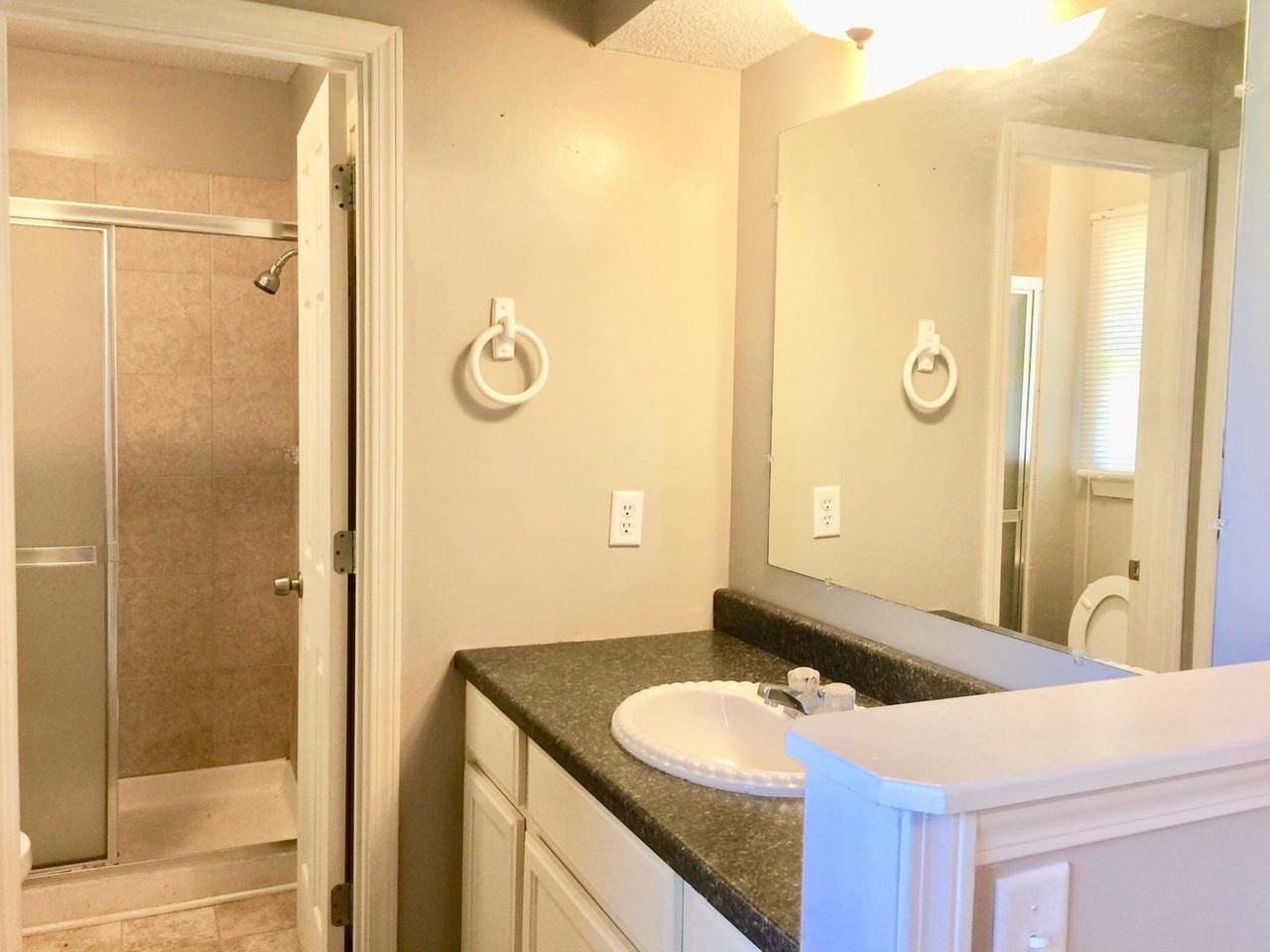 309 Se Melody Ln - Photo 2 of 15