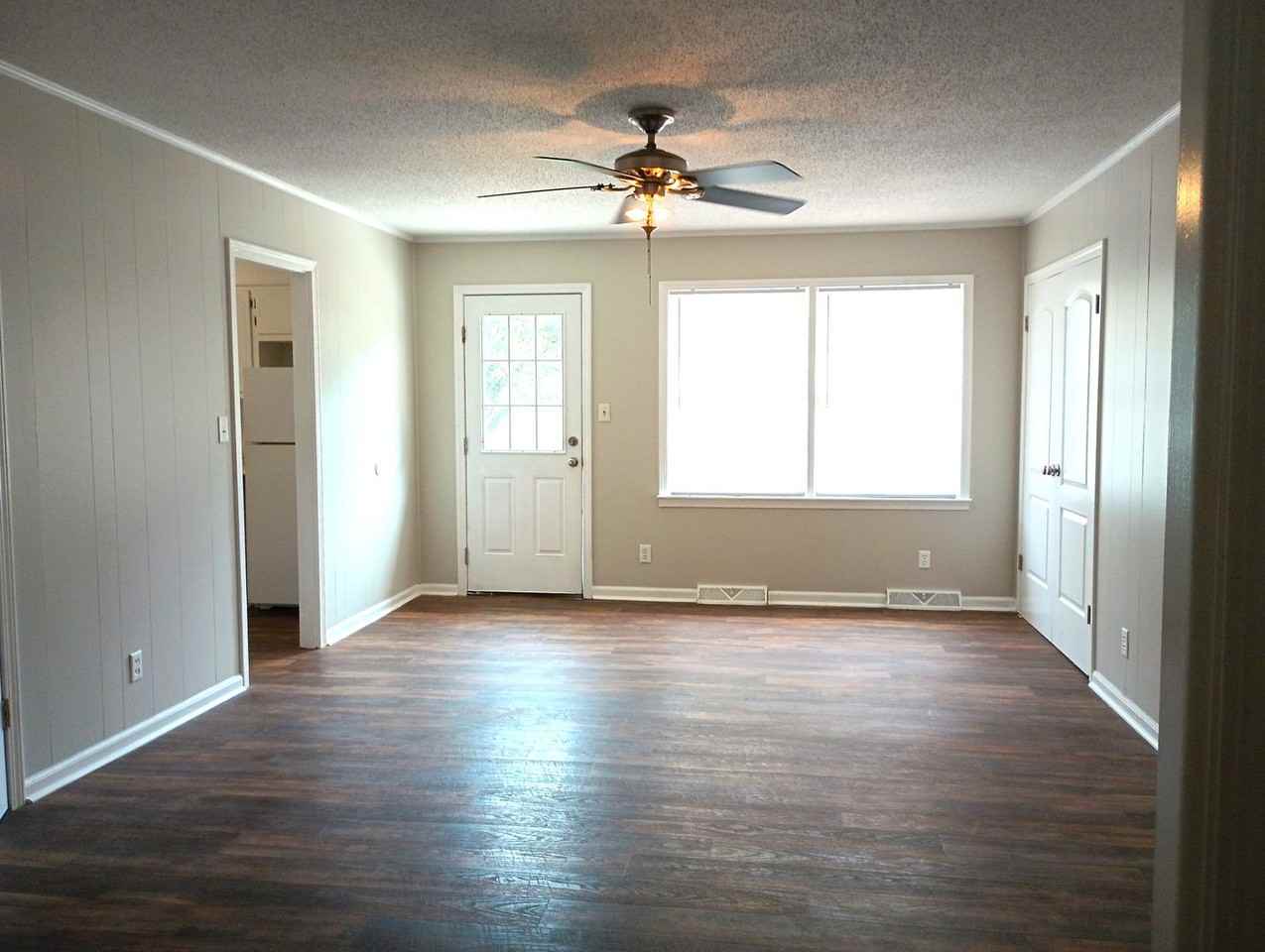 1002 15th Ave Sw - Photo 2 of 25