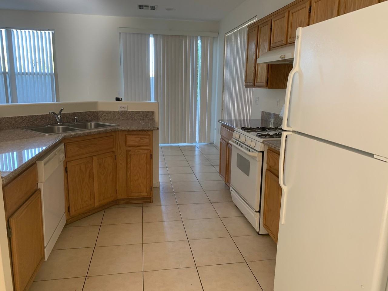 916 Coral Aloe St - Photo 3 of 18