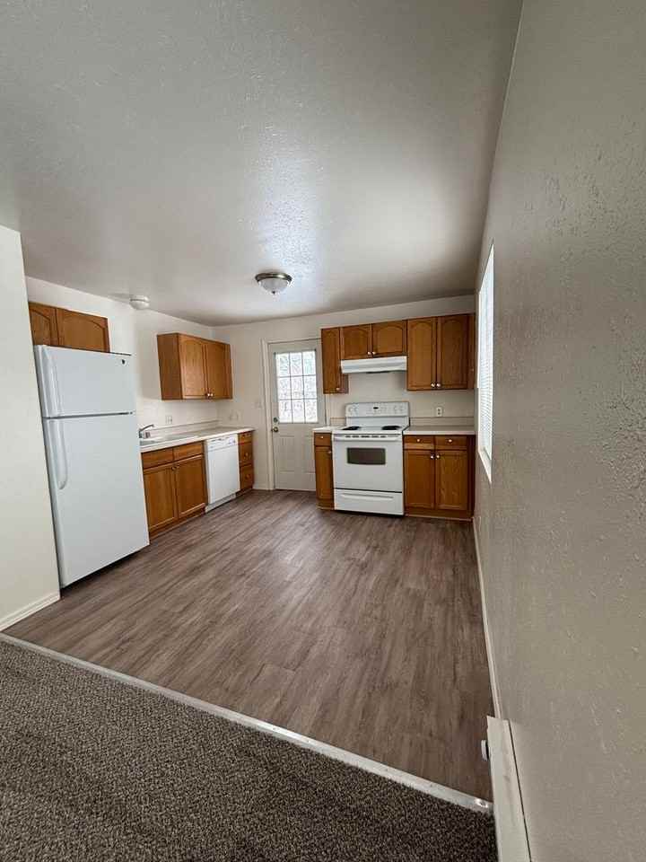 715 S Woodberry St - Photo 5 of 11