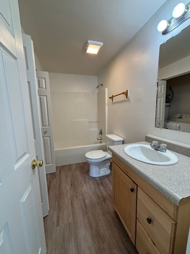 715 S Woodberry St - Photo 6 of 11