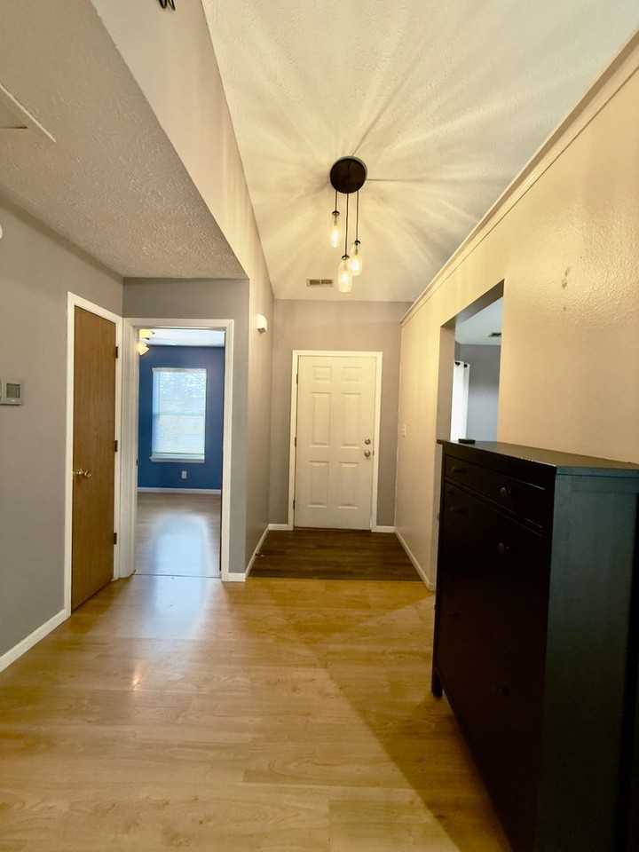 3055 Bluster Ct - Photo 7 of 26