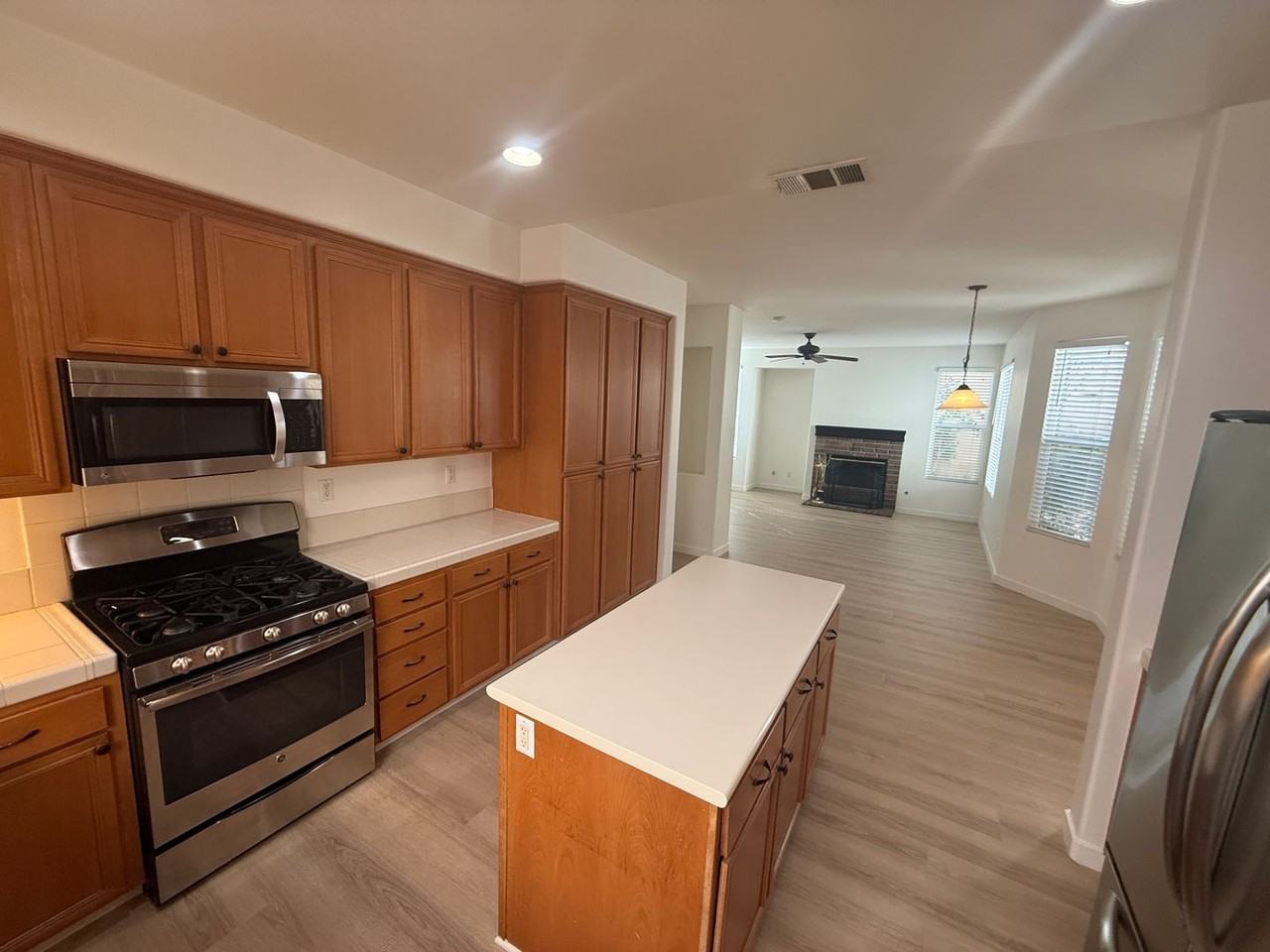 27594 Sunny Creek Dr - Photo 6 of 39