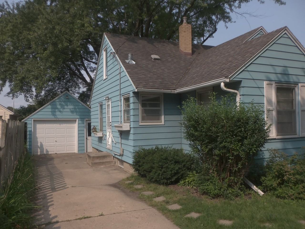 311 16th Ave Sw - Photo 2 of 18