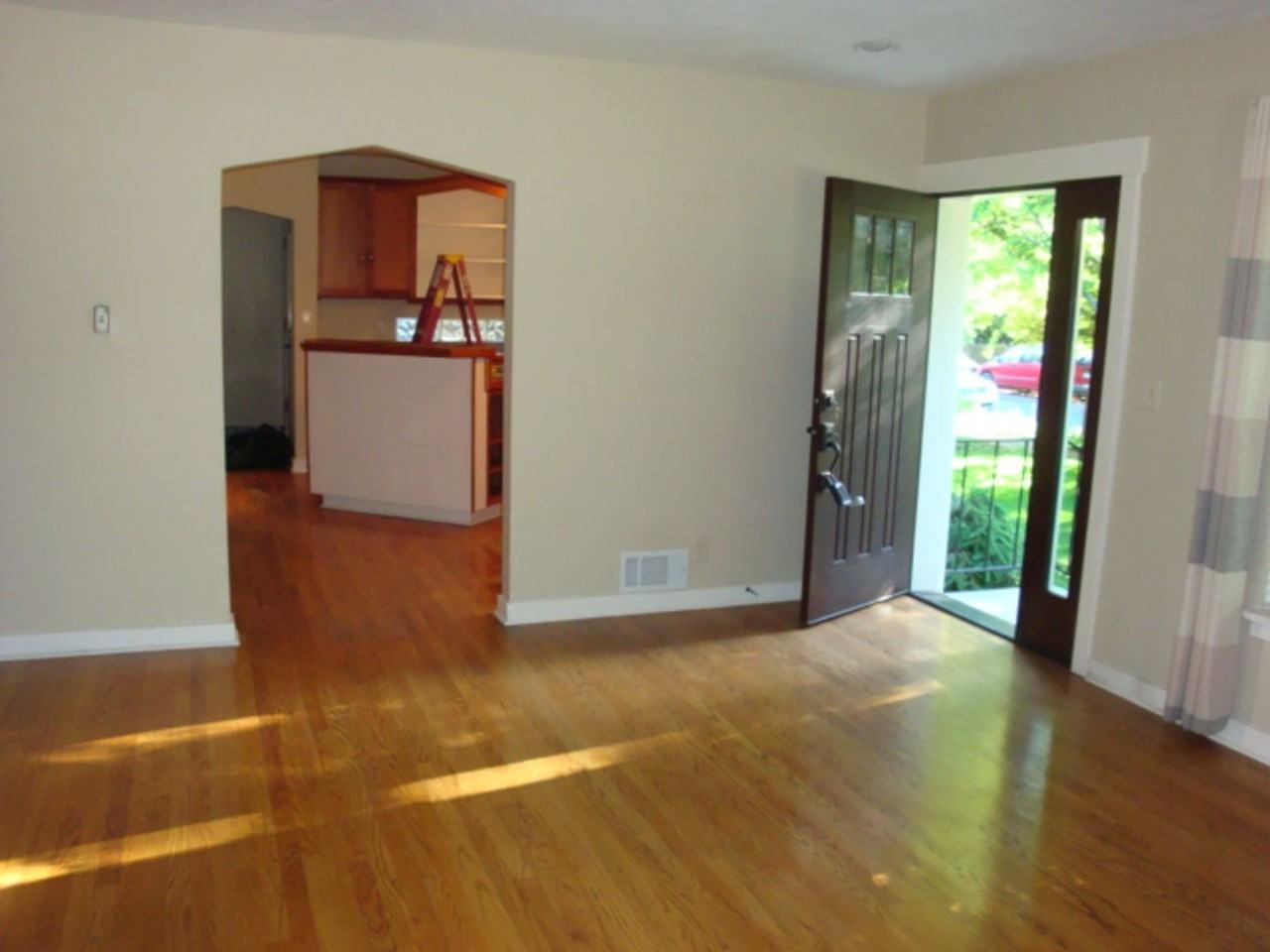 1555 Nw Awbrey Rd - Photo 2 of 23