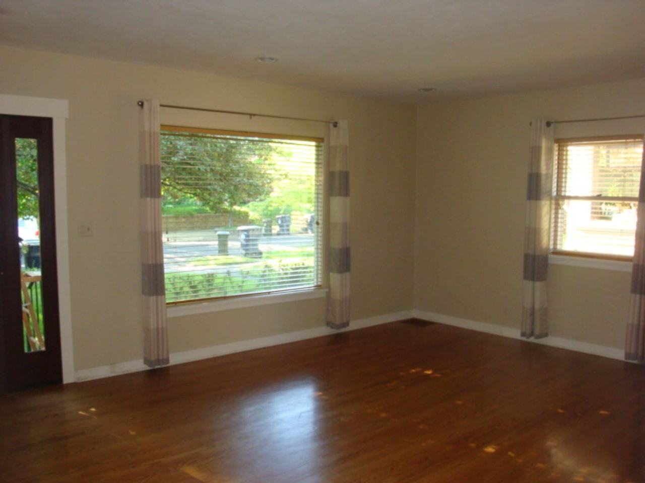 1555 Nw Awbrey Rd - Photo 3 of 23