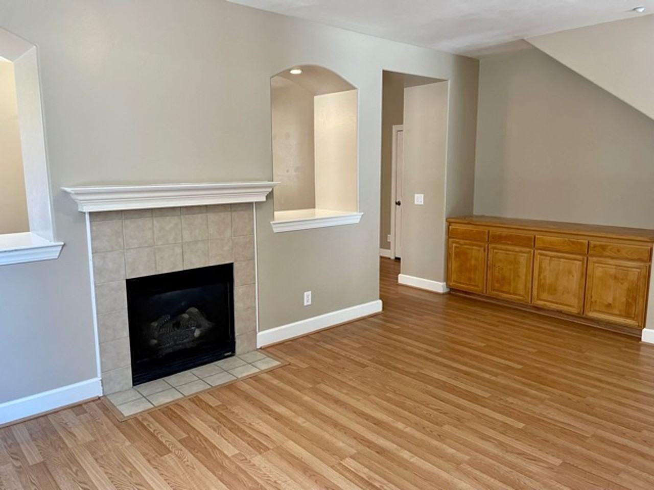 328 Leroy Ct - Photo 7 of 28