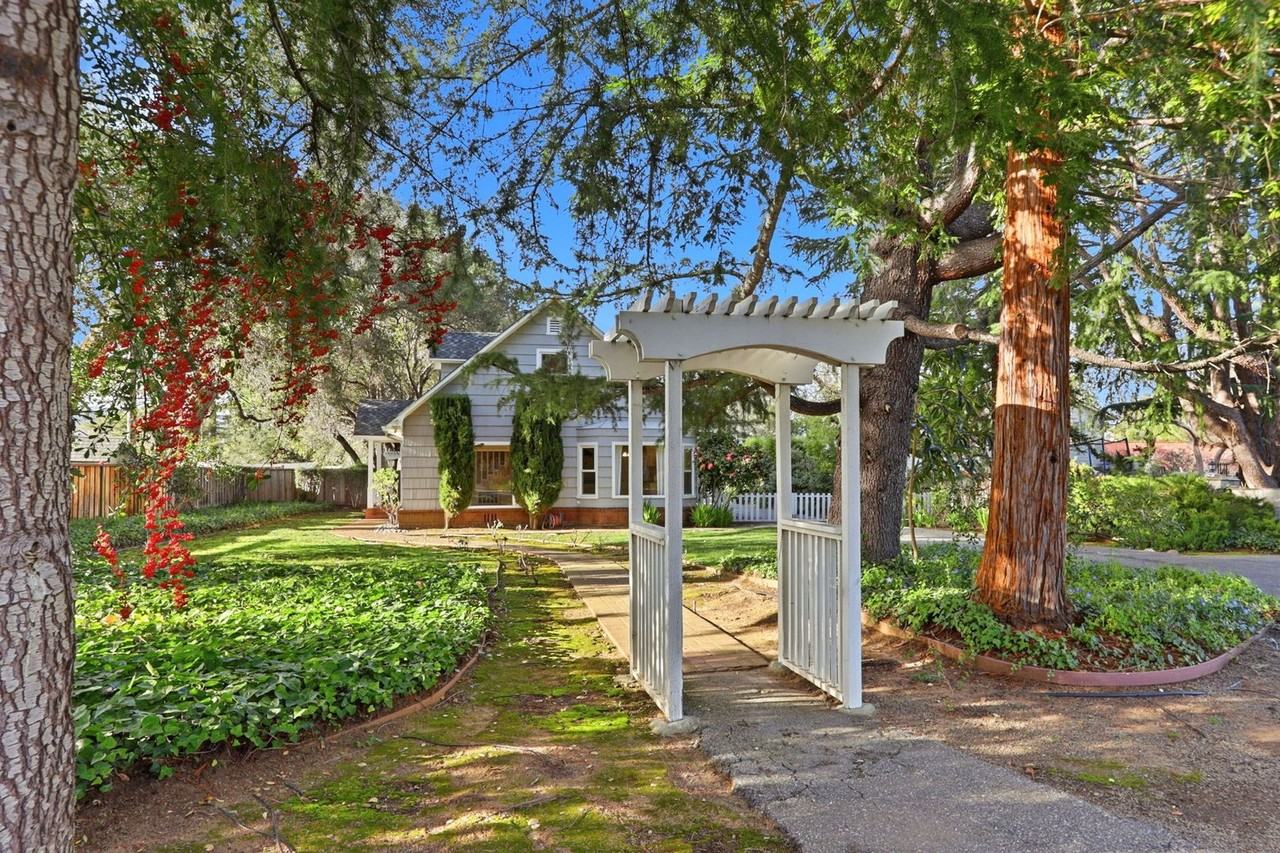 14361 Lutheria Way - Photo 2 of 19