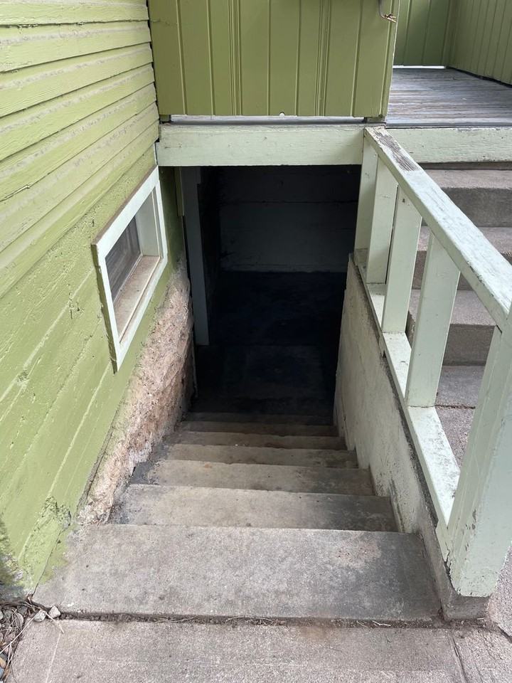 429 N Loomis Ave - Photo 7 of 33