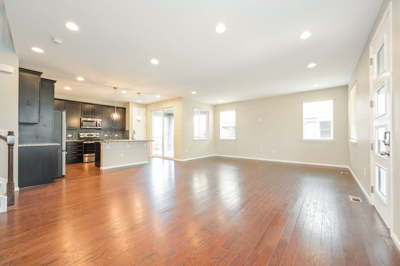 7255 S Millbrook Ct - Photo 4 of 21