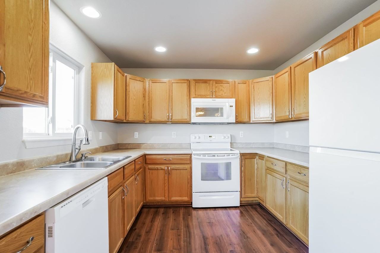 6519 Passing Sky Dr - Photo 4 of 20