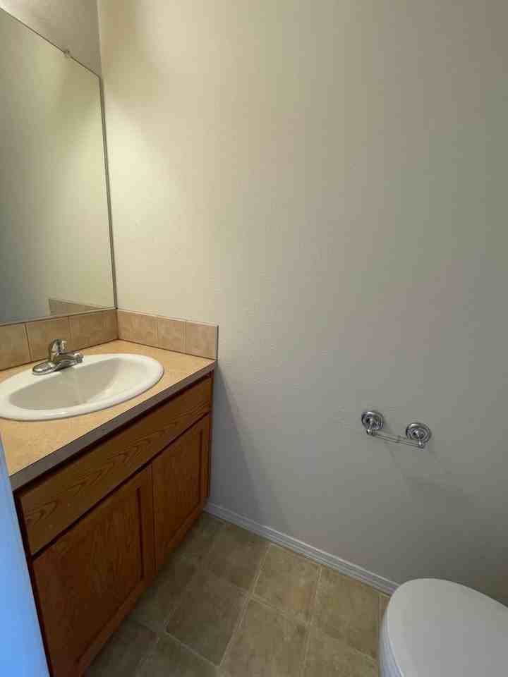 3329 Sw Nyssen St - Photo 7 of 17