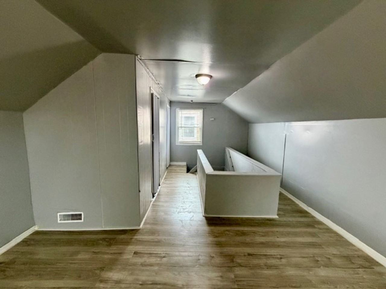 8430 Plainview Ave - Photo 2 of 17