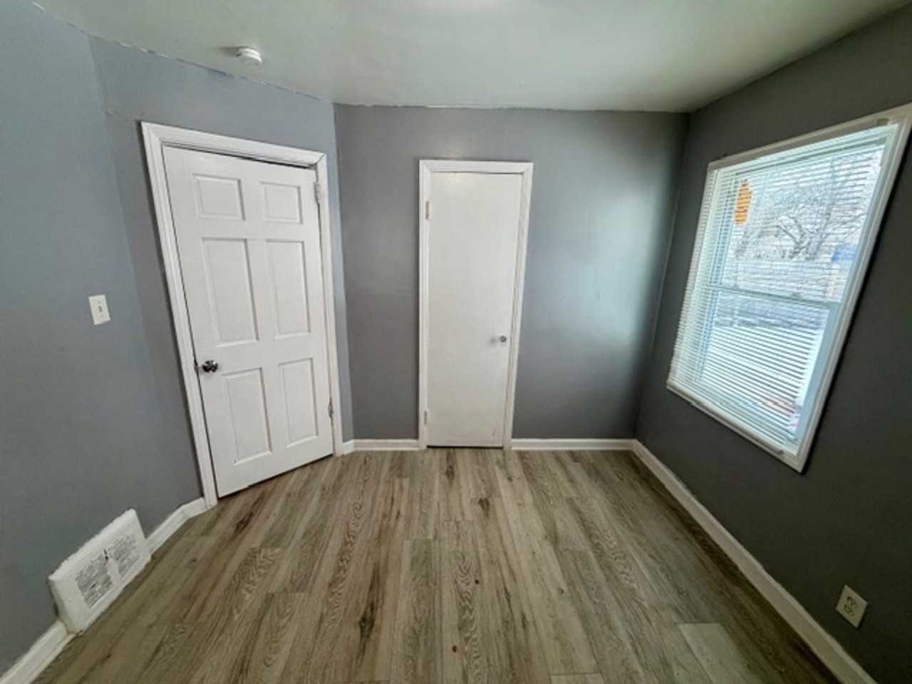 8430 Plainview Ave - Photo 6 of 17