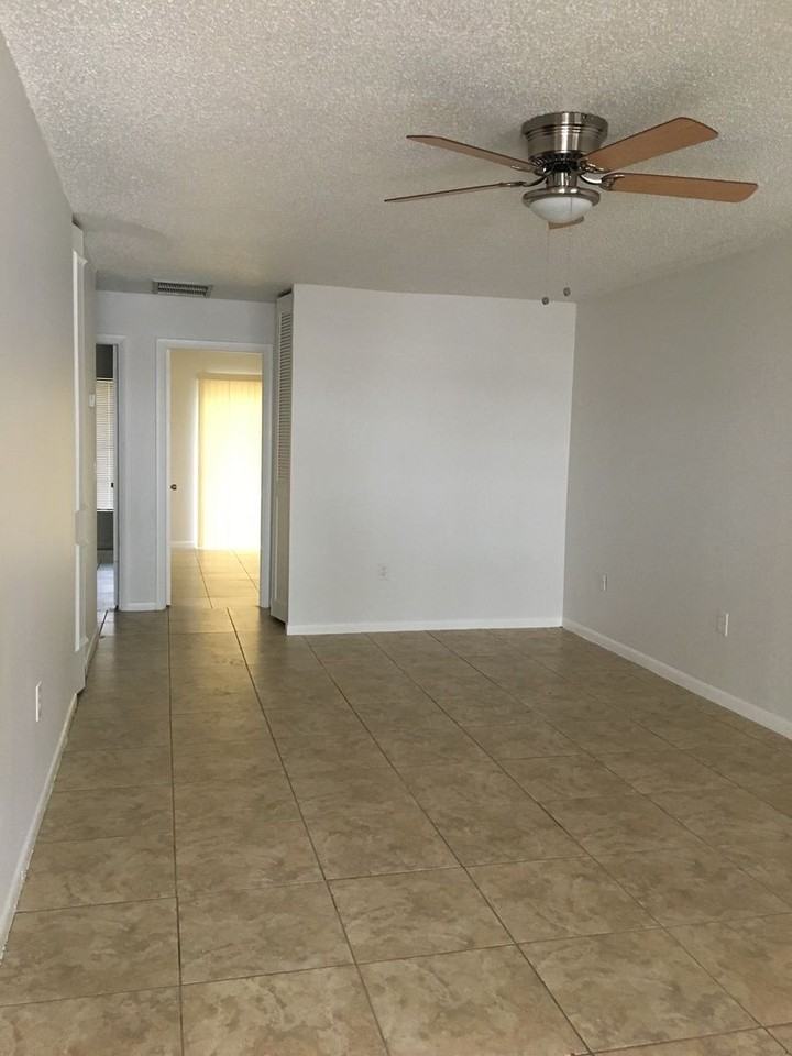 5832 S 38th St - Photo 4 of 11