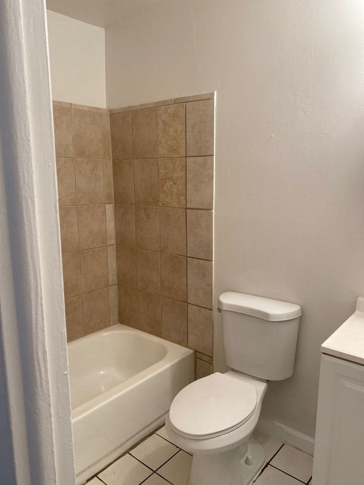 5832 S 38th St - Photo 6 of 11