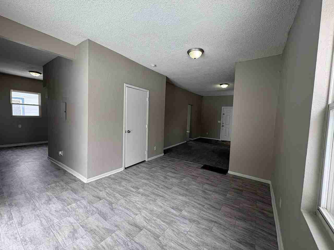 1326 S Ida St - Photo 3 of 16