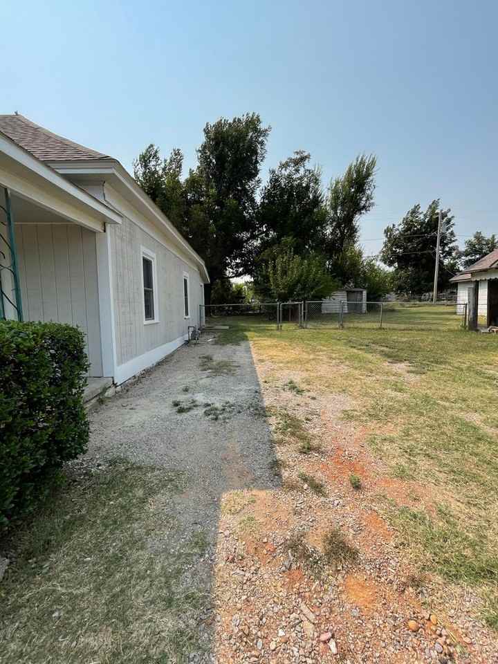 1516 S Dille Ave - Photo 2 of 31