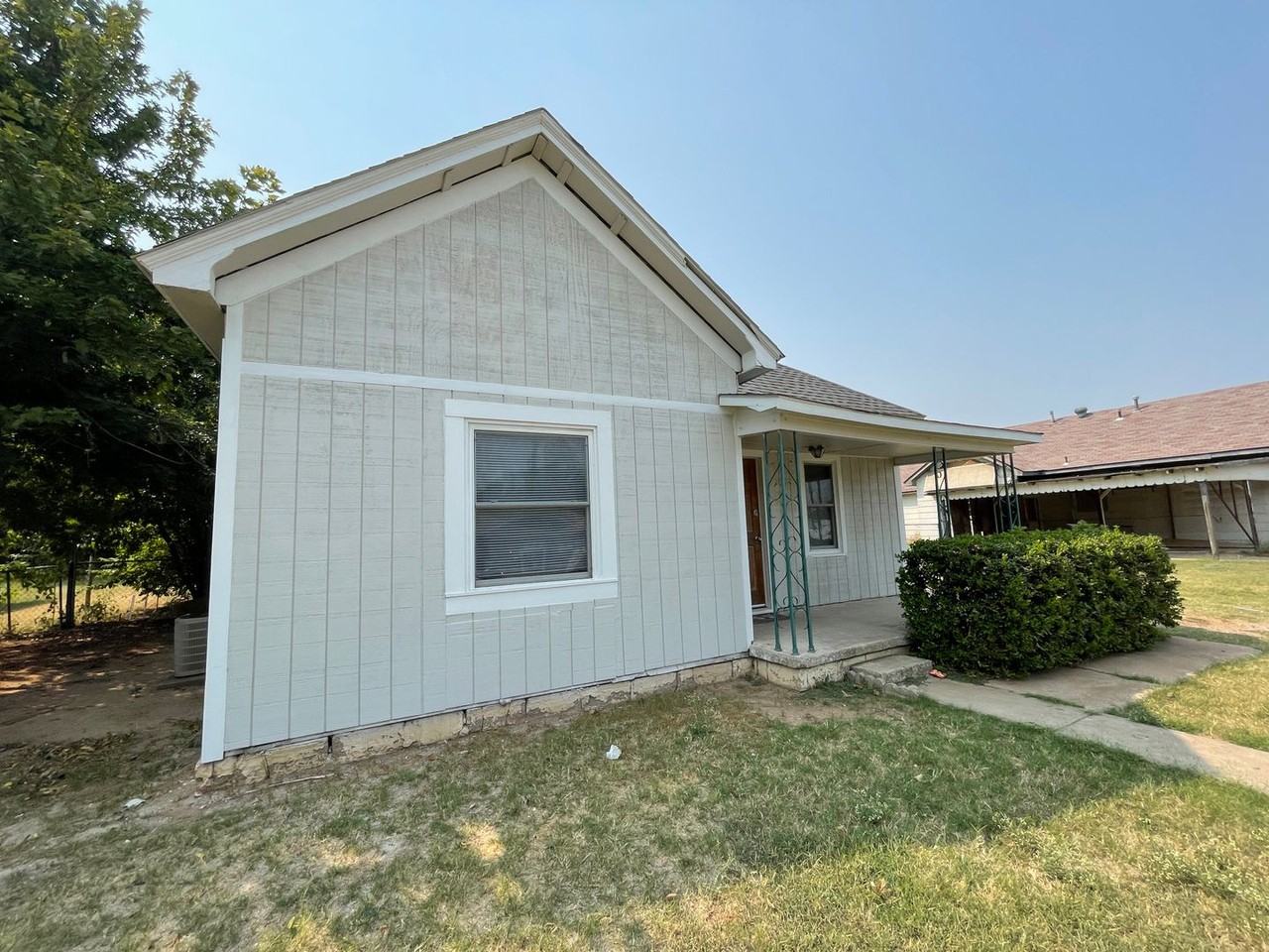 1516 S Dille Ave - Photo 4 of 31