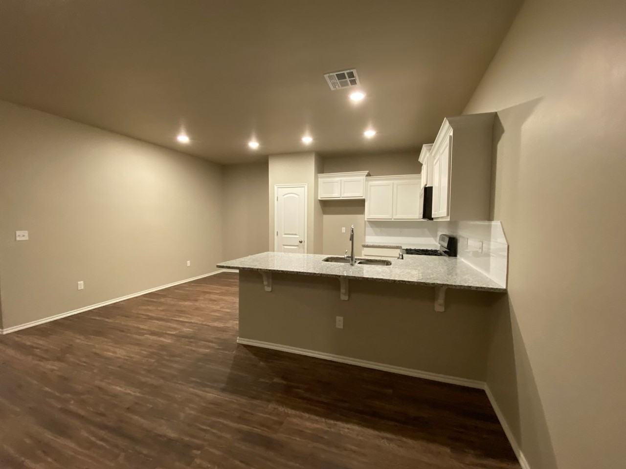 10908 Nw 119th St - Photo 5 of 22