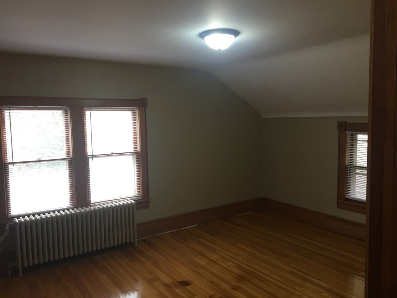 547 Michigan St - Photo 5 of 20