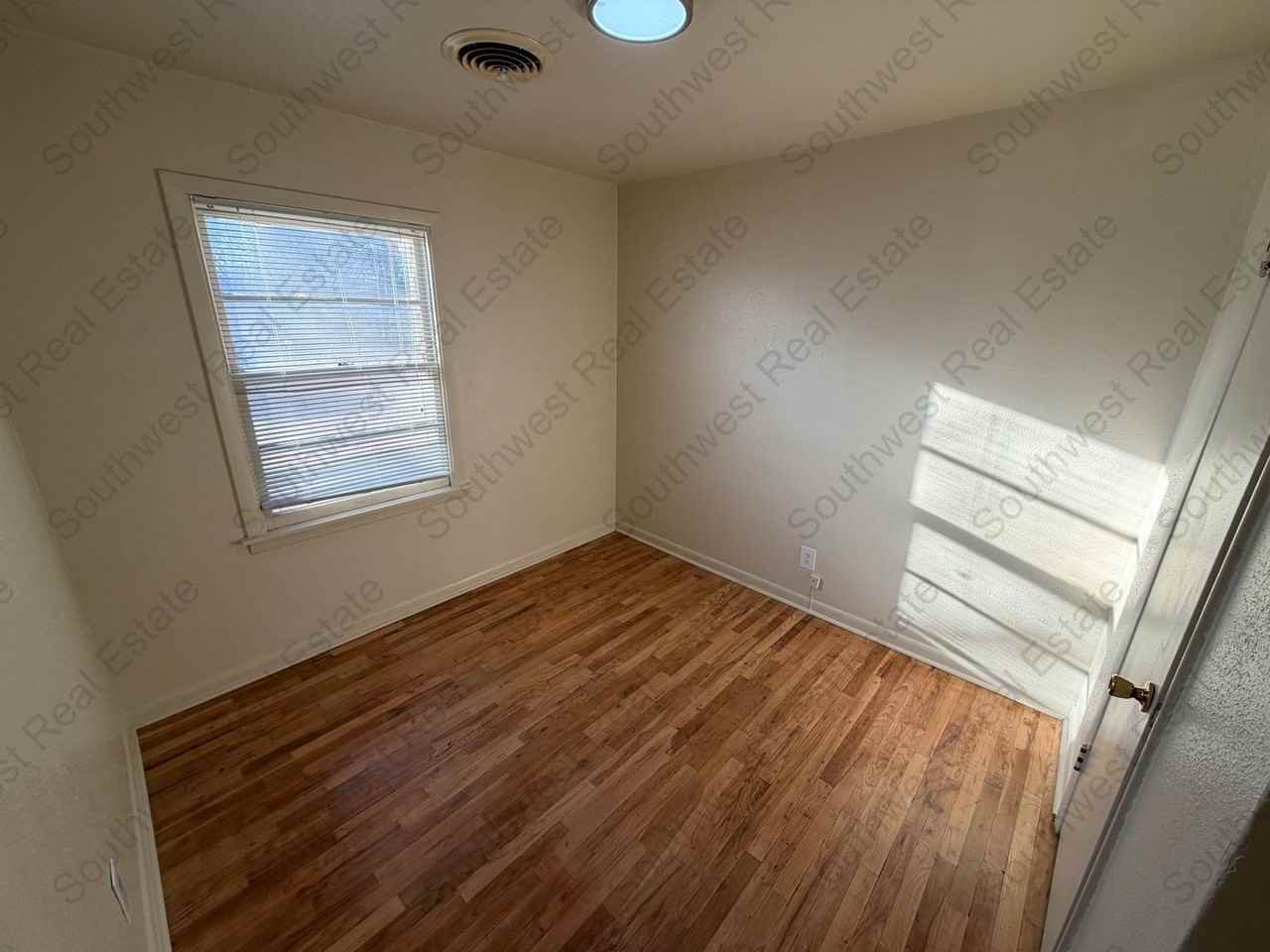 3005 Sheldon St - Photo 7 of 12