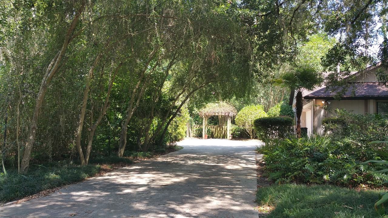 4431 Nw 53rd St - Photo 3 of 38