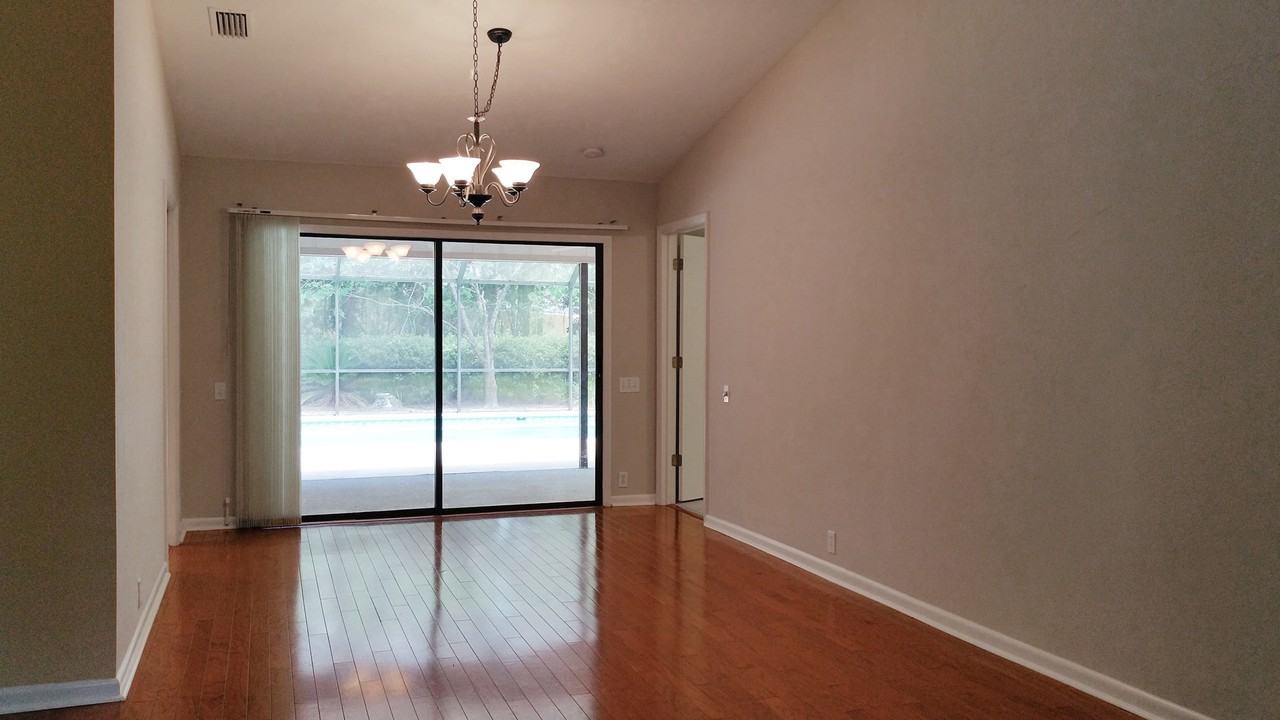 4431 Nw 53rd St - Photo 6 of 38