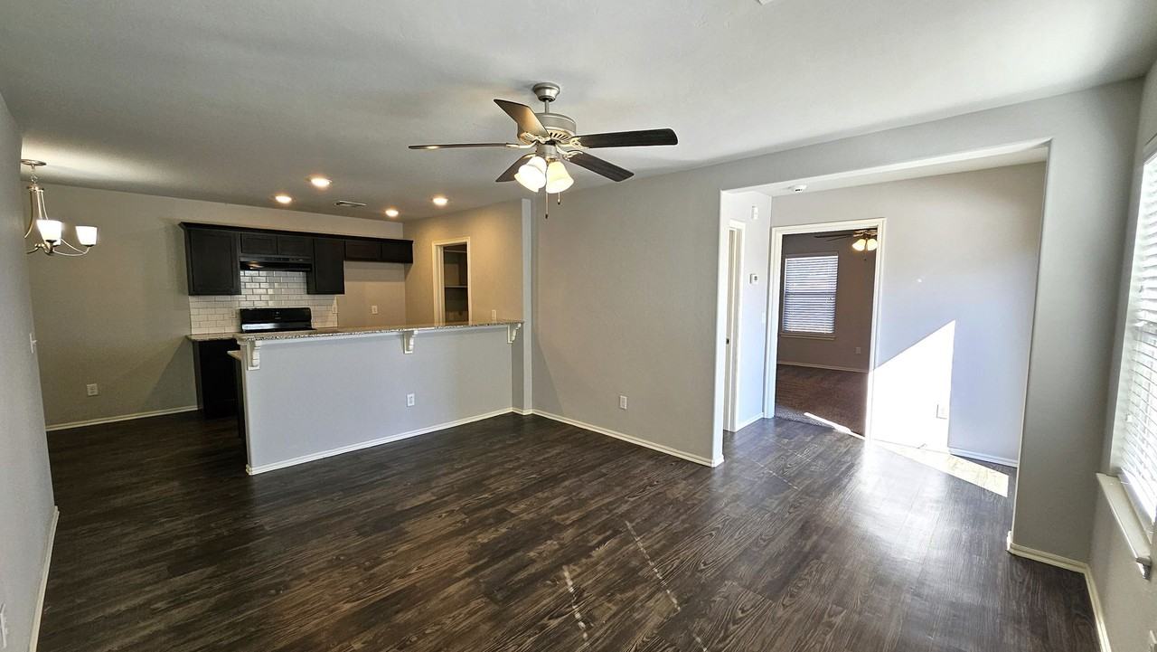 8801 Sw 45th St - Photo 4 of 29