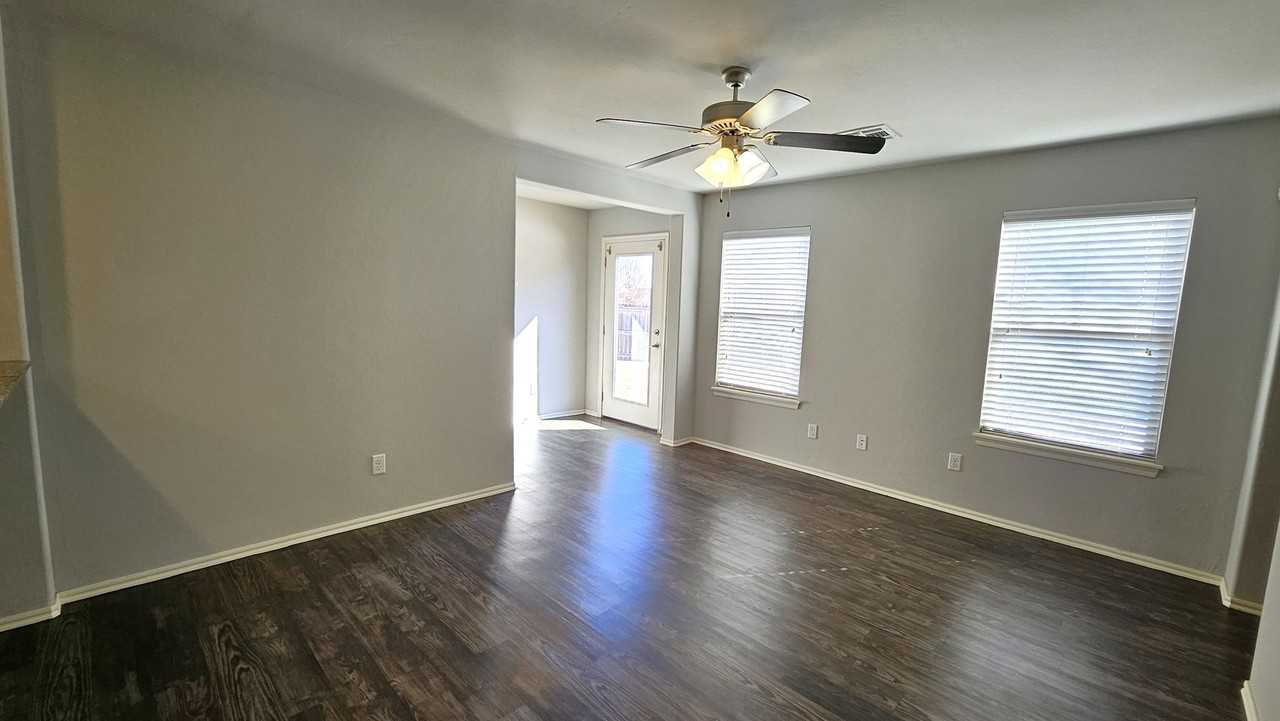 8801 Sw 45th St - Photo 7 of 29