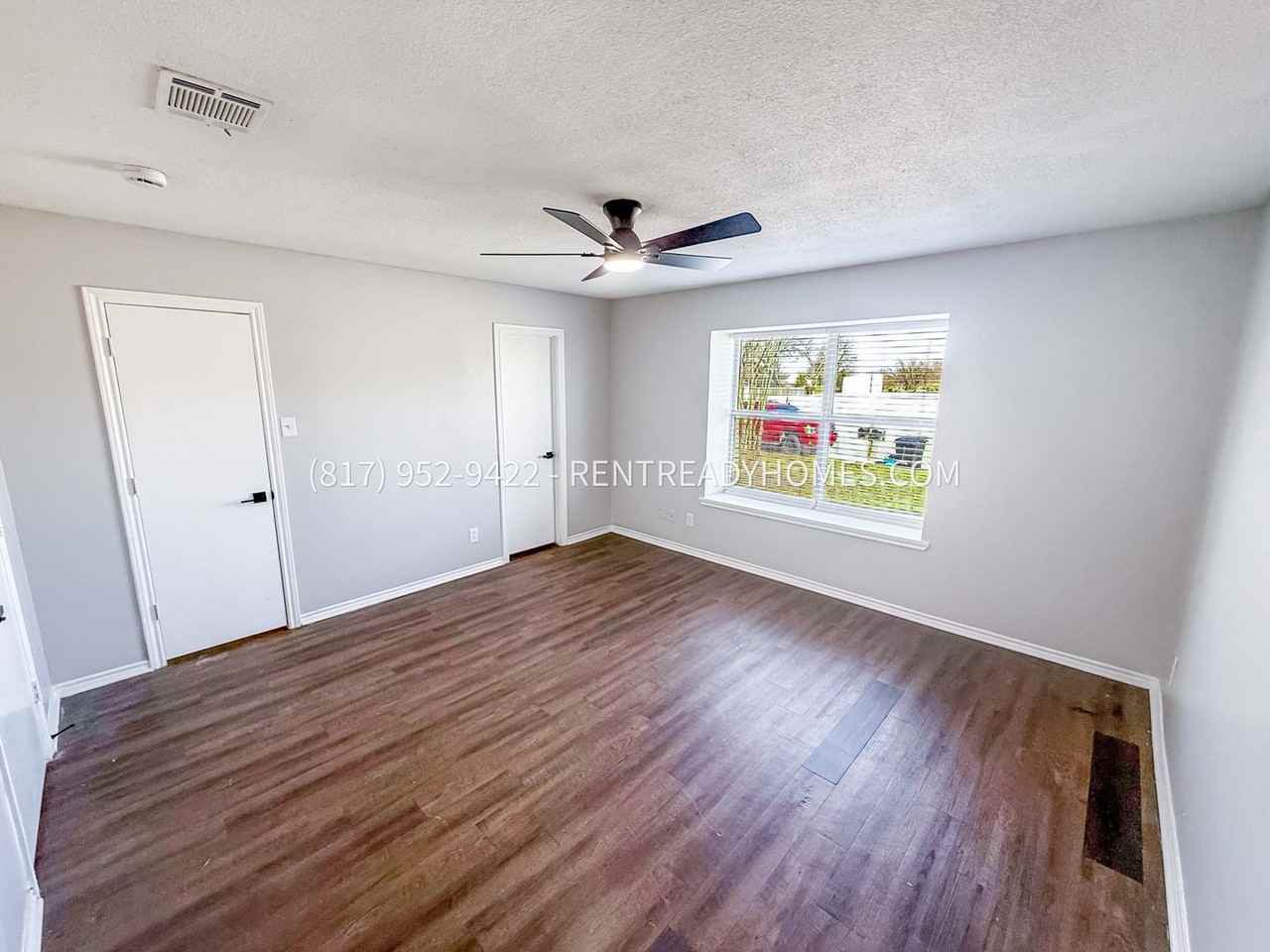 3338 Heritage Ln - Photo 4 of 12