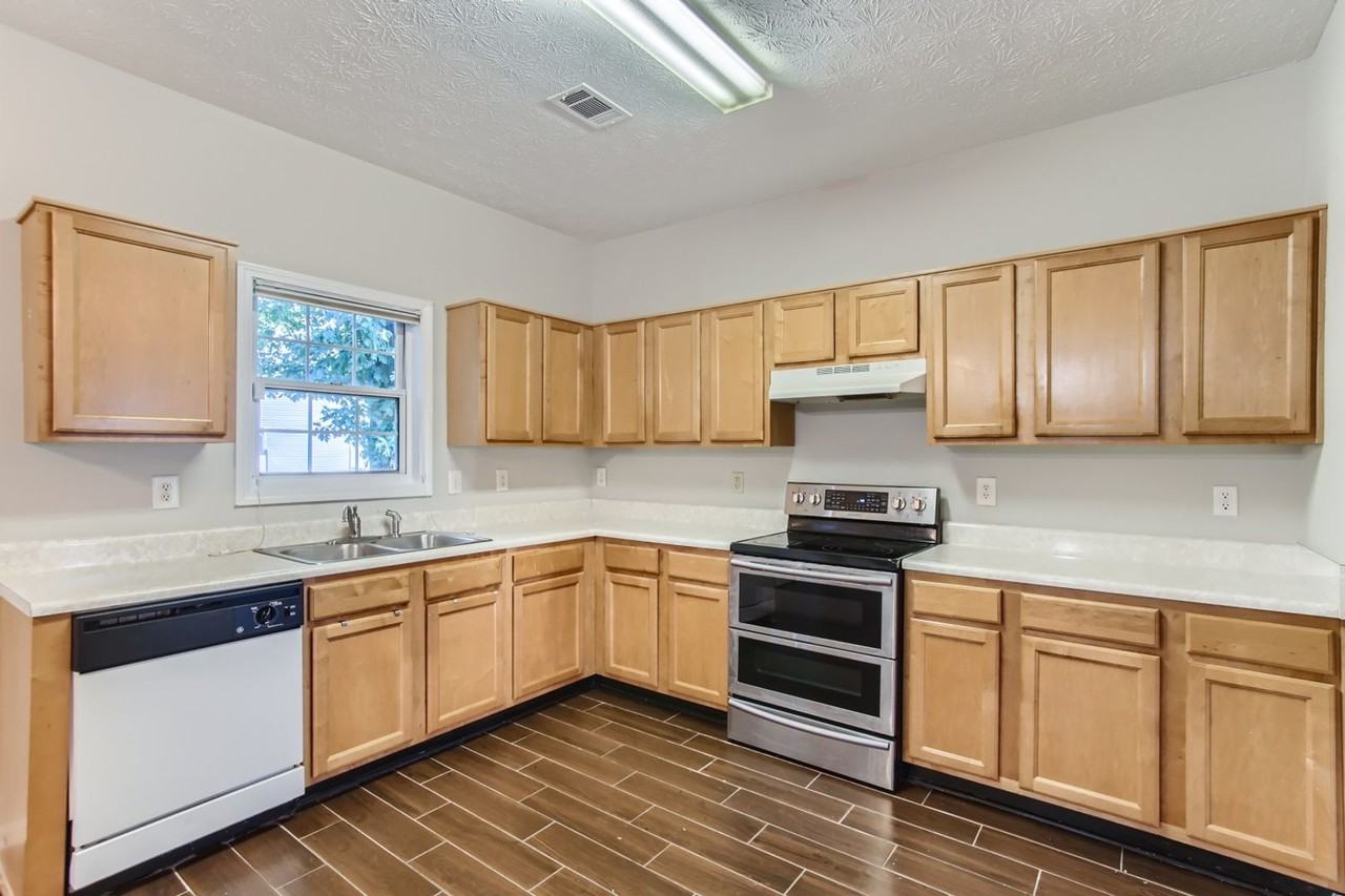 5487 Walnut Ln - Photo 4 of 8