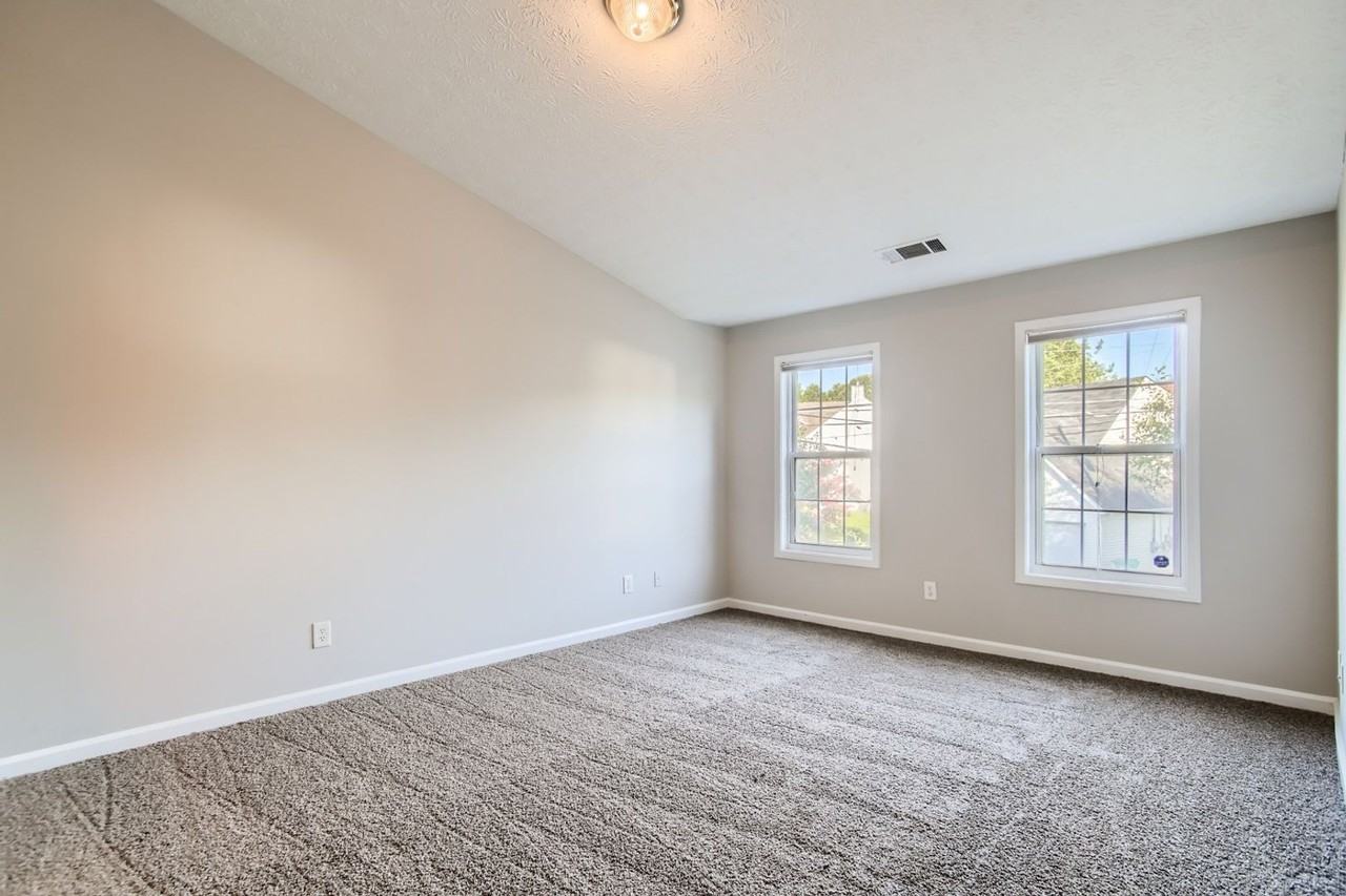 5487 Walnut Ln - Photo 5 of 8