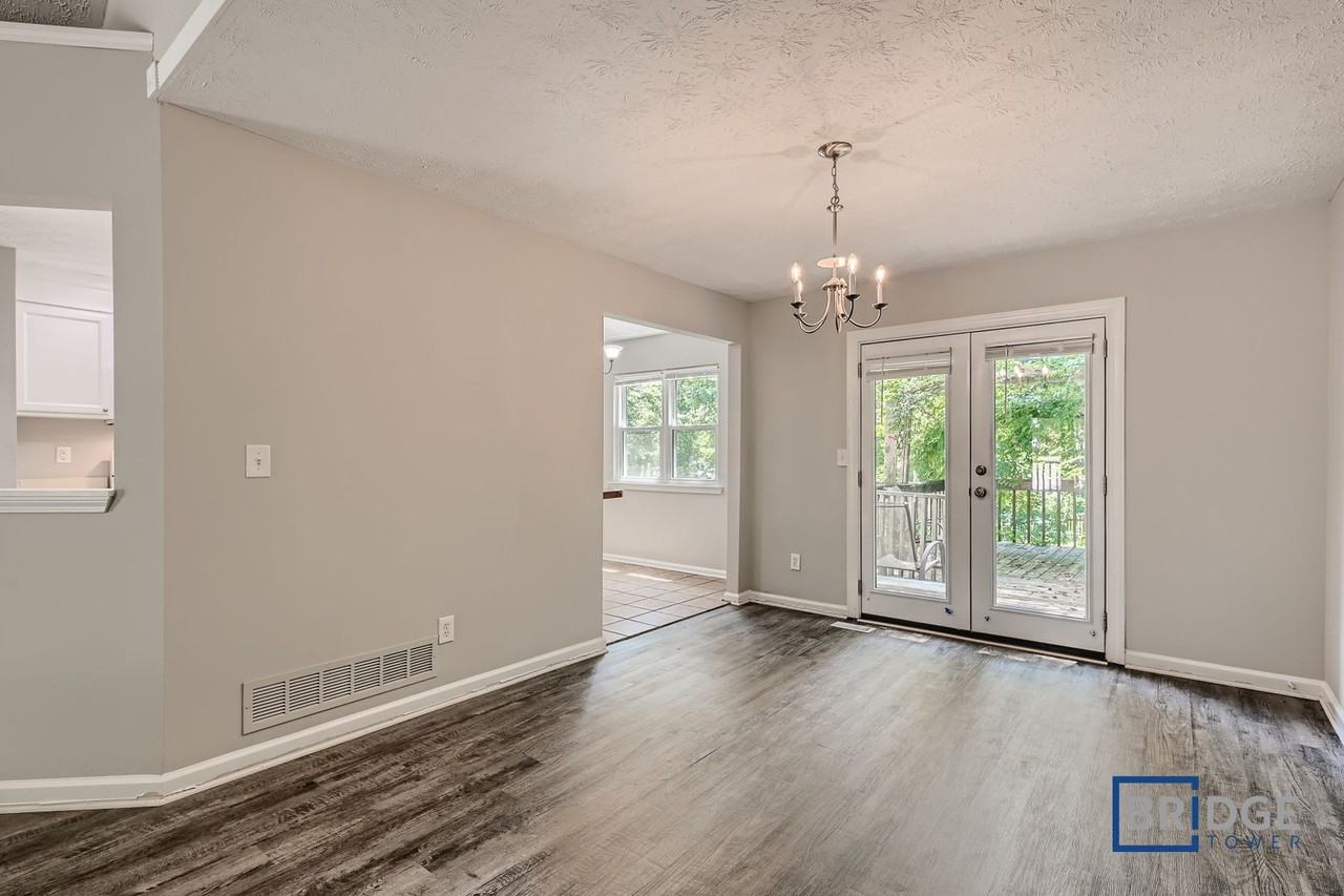 281 Cedars Glen Cir - Photo 3 of 10