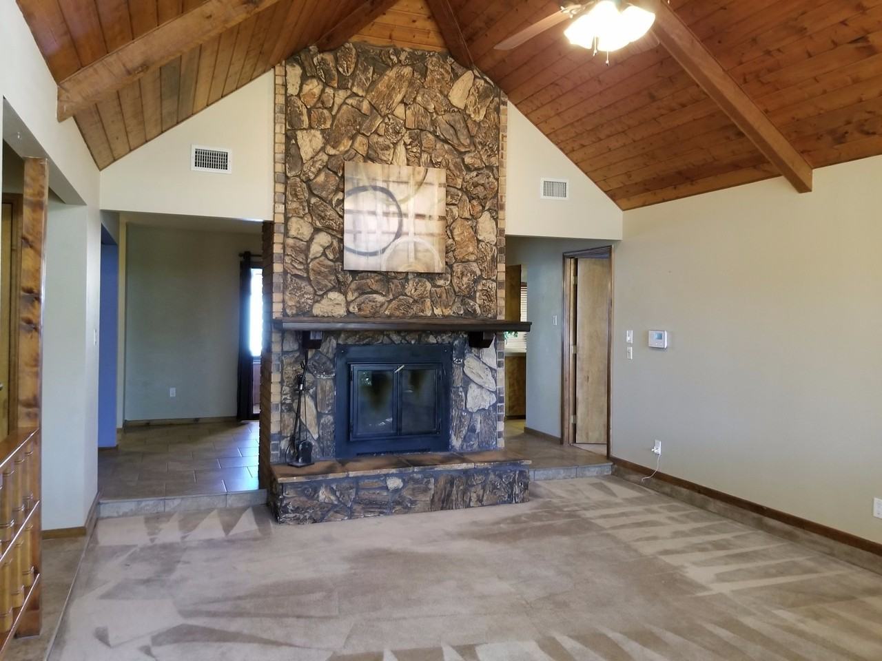 916 Rosewood Dr - Photo 5 of 21