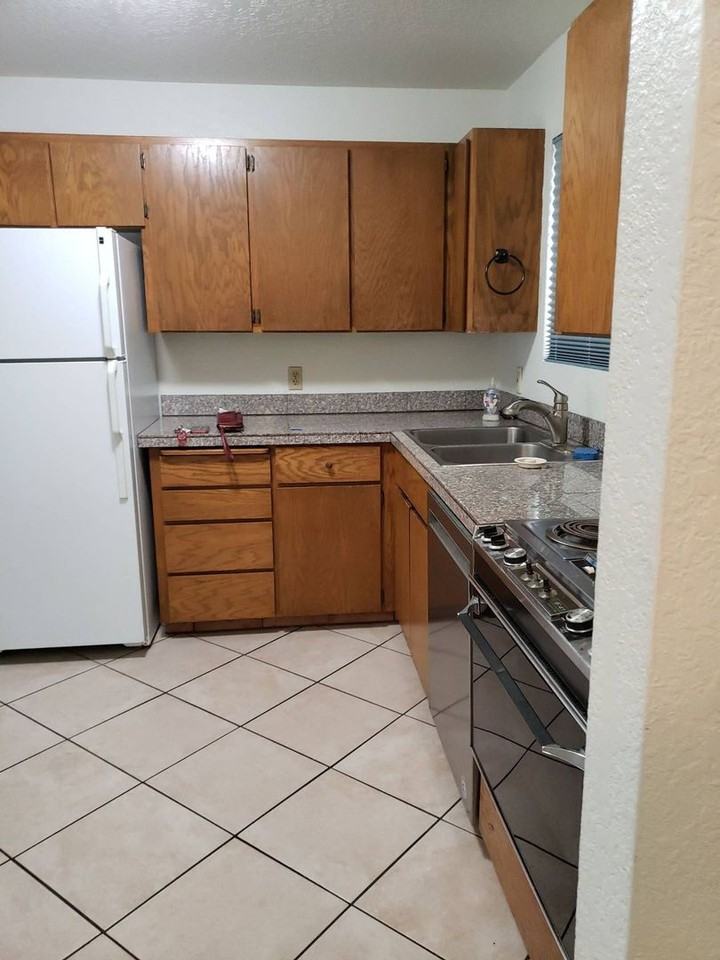 2005 Ne Terre View Dr #A2 - Photo 4 of 46