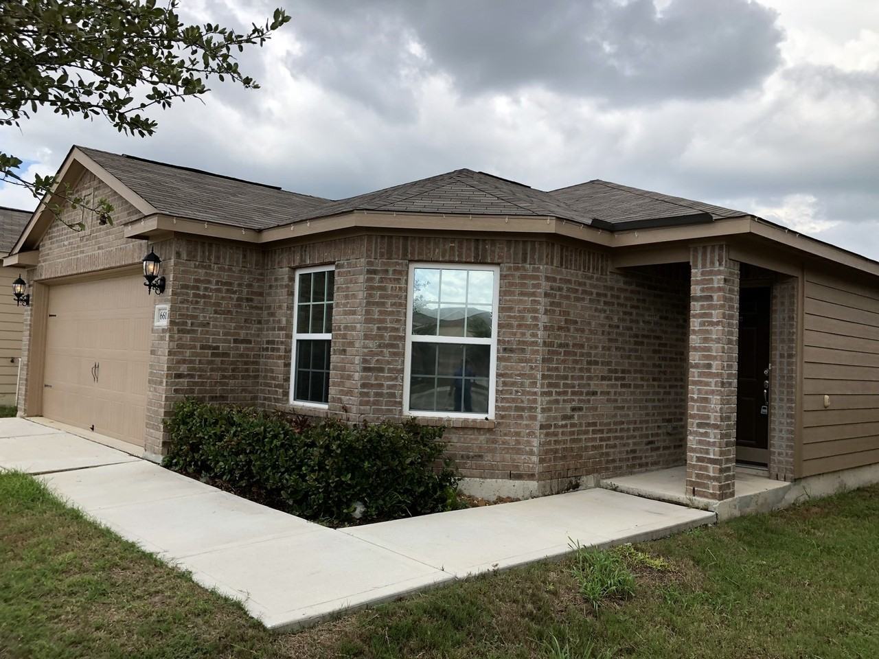 6616 Luckey Sq - Photo 3 of 20