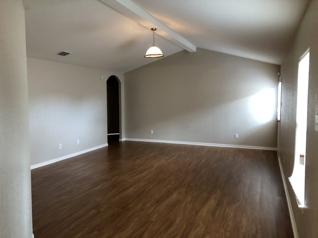 6616 Luckey Sq - Photo 4 of 20